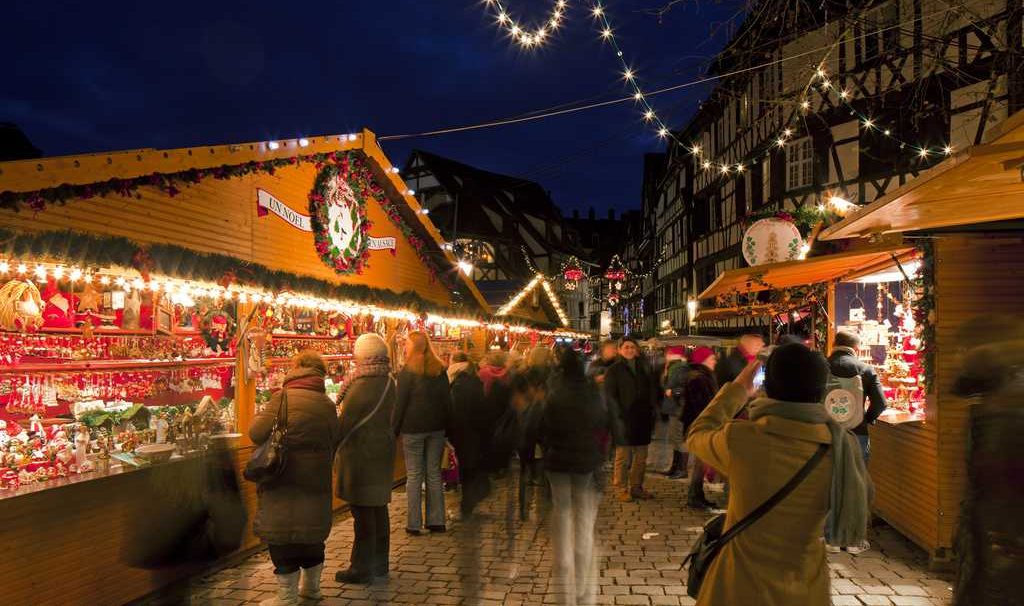Marche de Noël de Strasbourg la nuit