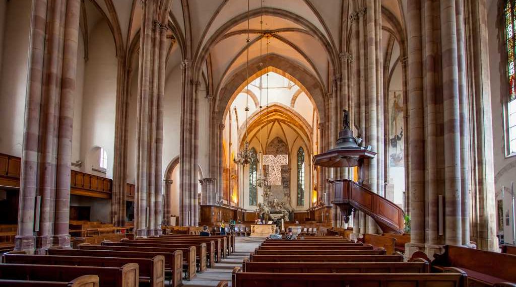 Intérieur de l'église Saint Thomas
